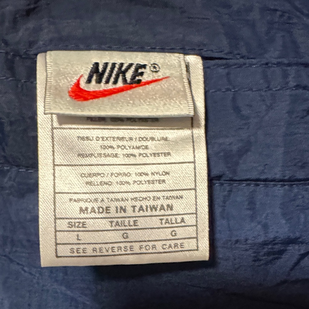Nike Men's Reversible Navy/Black Jacket with White Swoosh - Picture 6 of 6